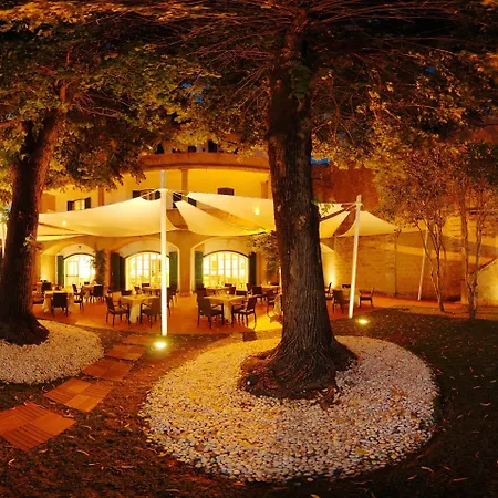 Quali sono i migliori hotel vicino a Azienda Agricola Meoli?-2